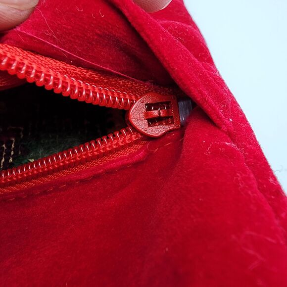 Vintage Needlepoint Christmas Pillow Cover Santa Holding Puppy Velvet Back 15x12 - Picture 6 of 10